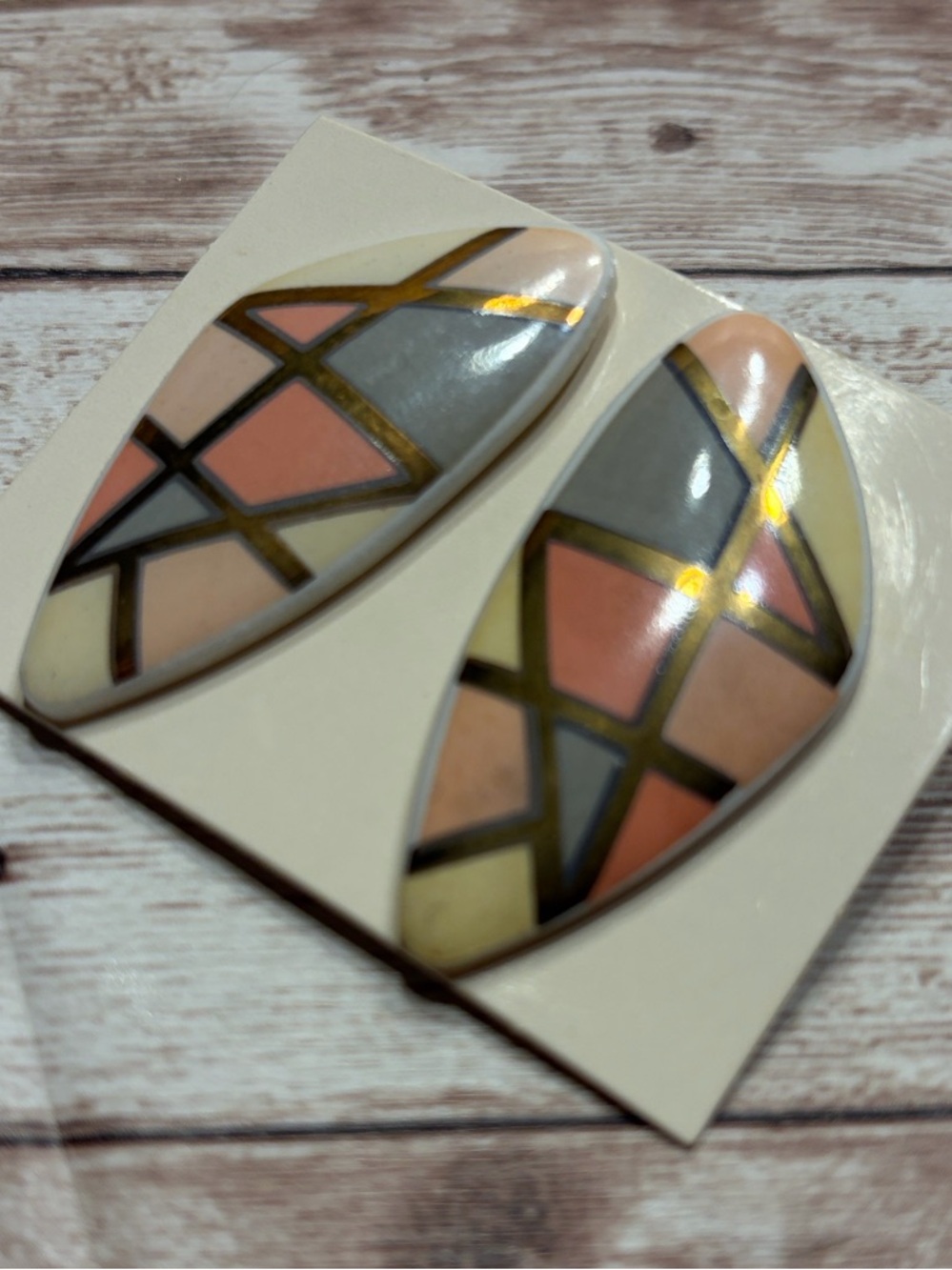 Vintage Avon Geometric Enamel Teardrop Earrings in Peach, Cream & Olive